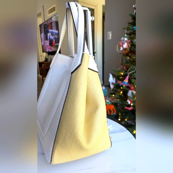 Michael Kors Phoebe Large Two Tone Drawstring Handbag Bag. - Picture 8 of 16